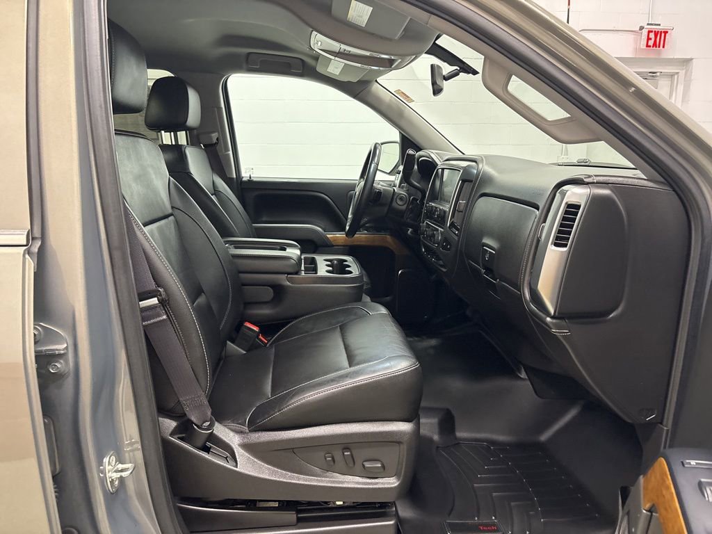 Used 2017 Chevrolet Silverado 1500 LTZ AWD/4WD image 37