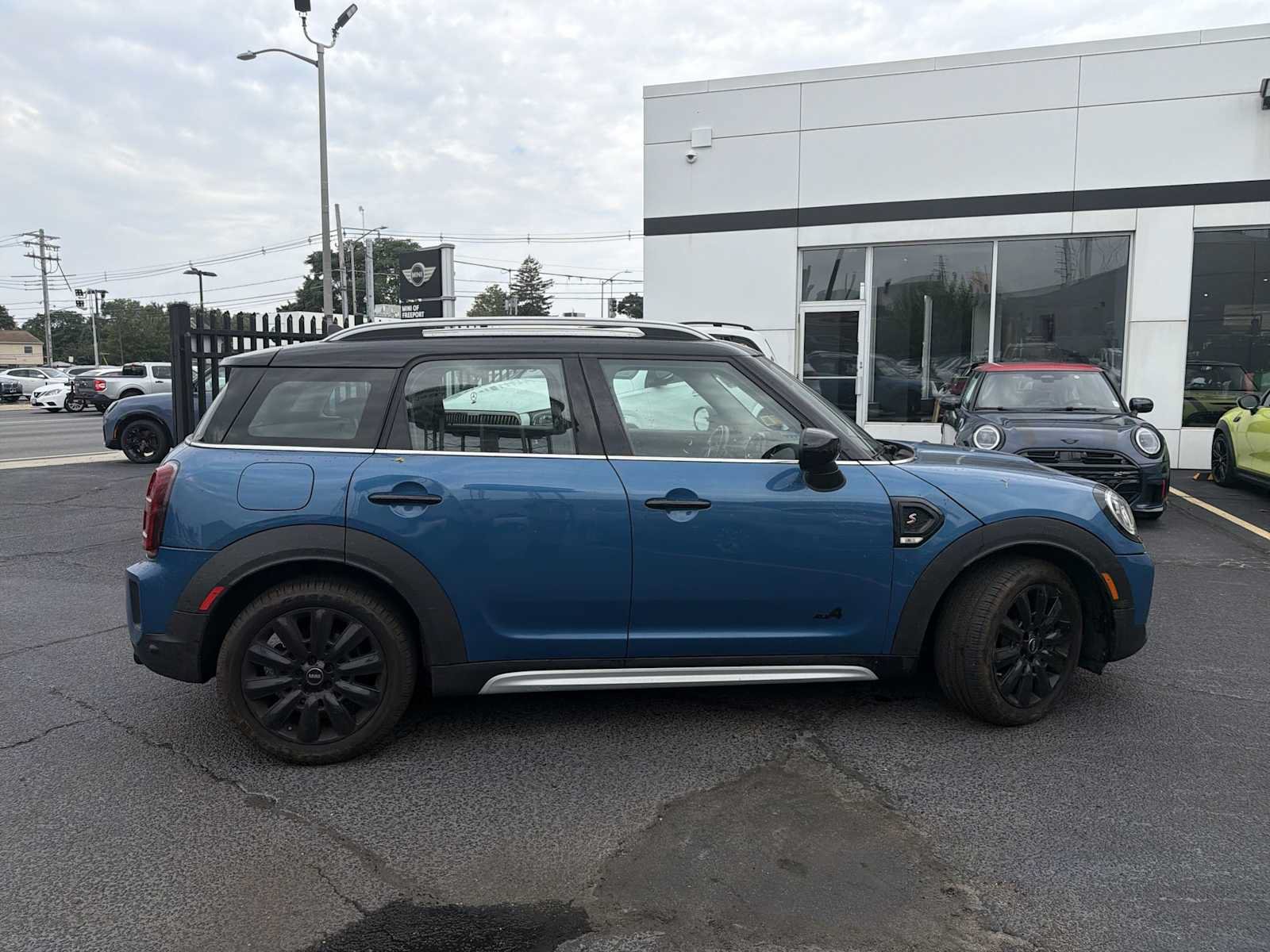 Used 2024 MINI Cooper Countryman S w/ Premium Package AWD/4WD image 7