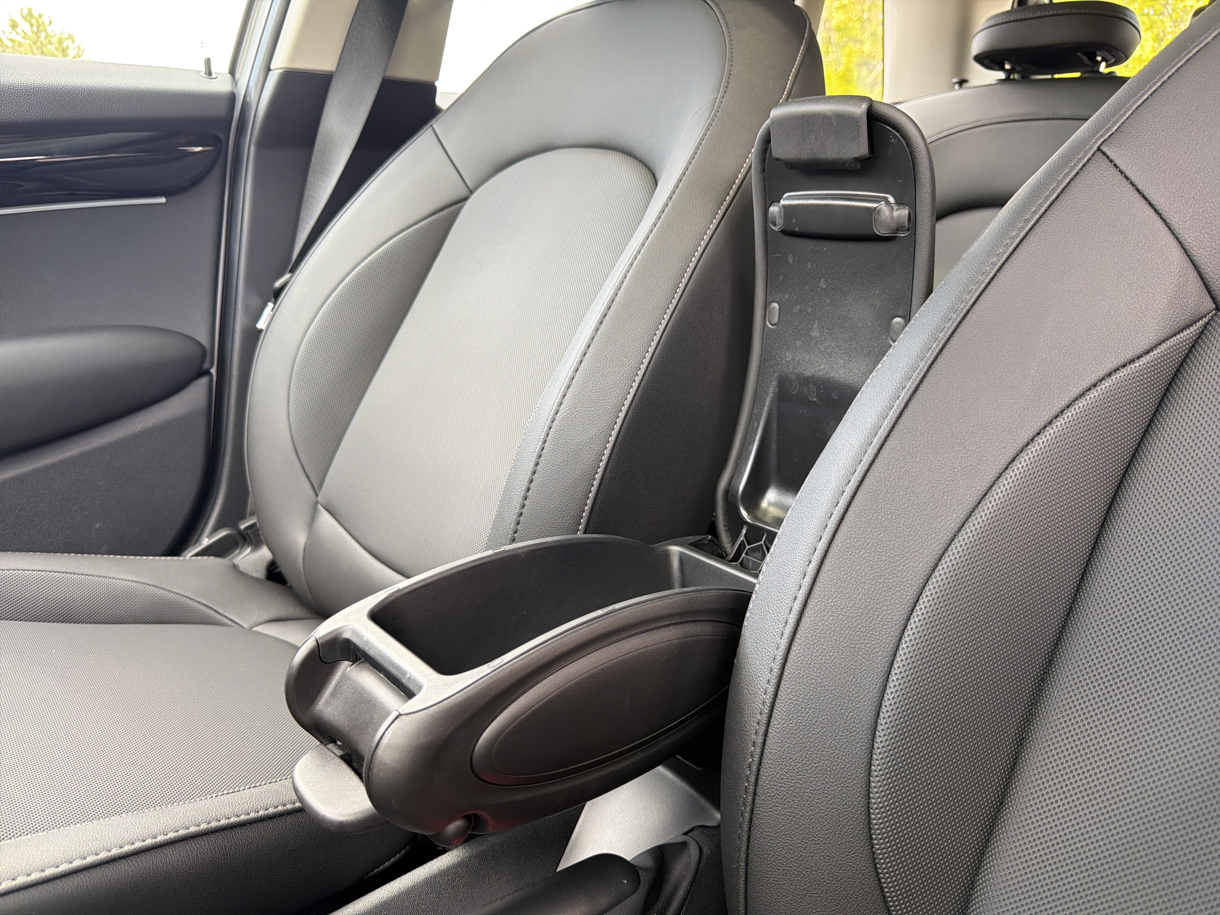 Used 2024 MINI Cooper 4-Door Hardtop FWD image 36