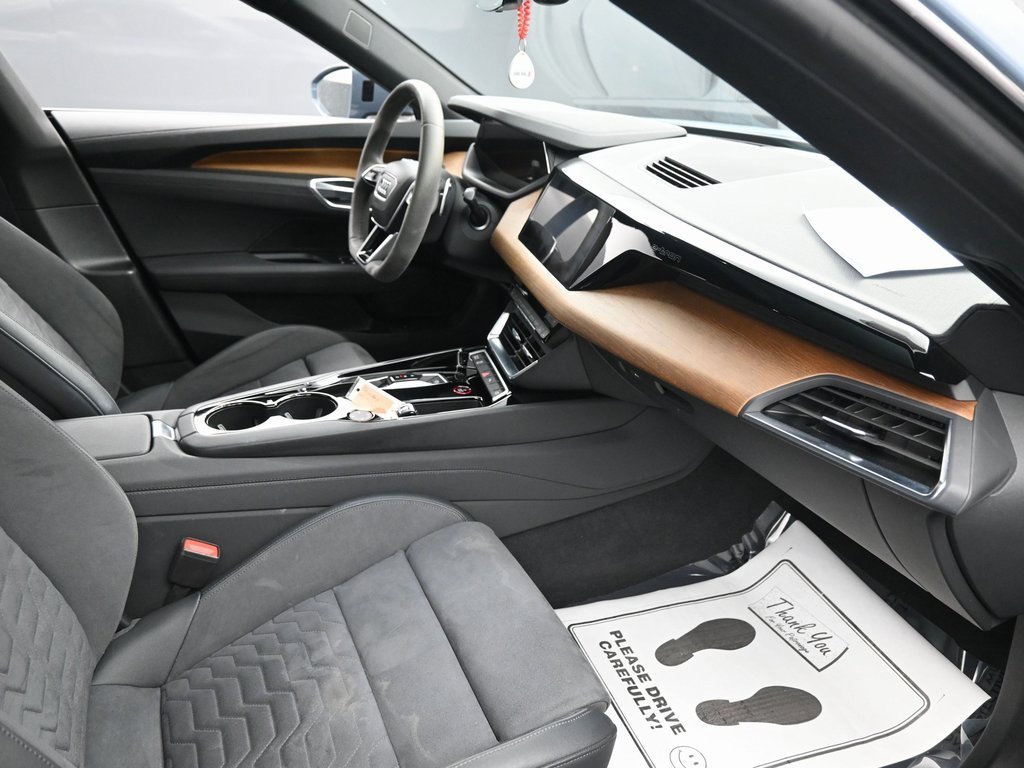 Used 2022 Audi e-tron GT Premium Plus image 37