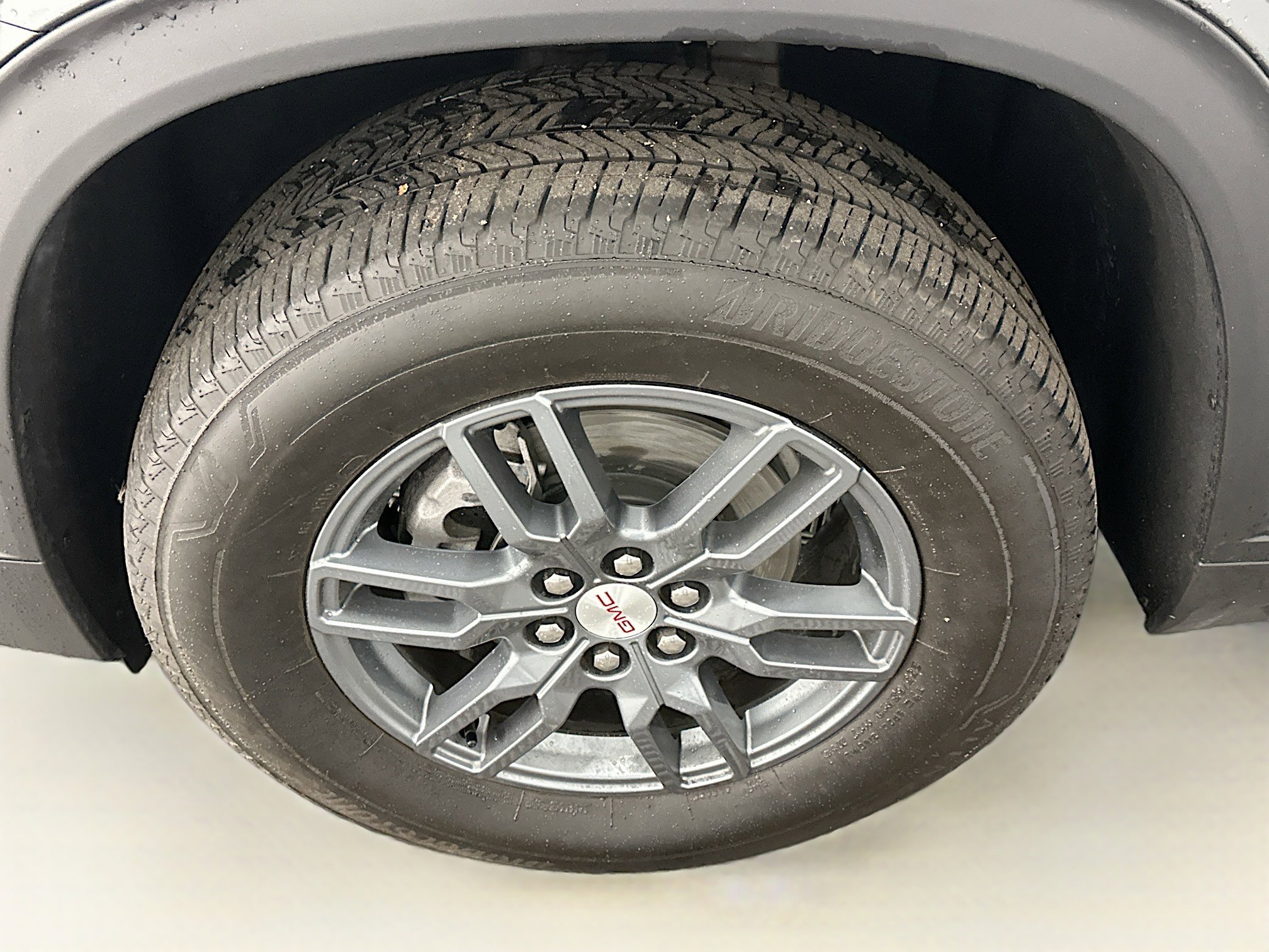 Used 2025 GMC Acadia Elevation image 11