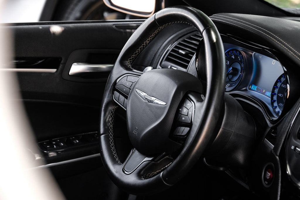 Used 2019 Chrysler 300 S RWD image 24