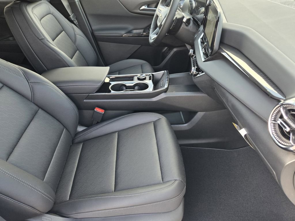 New 2026 Chevrolet Equinox LT w/ Convenience Package II image 16