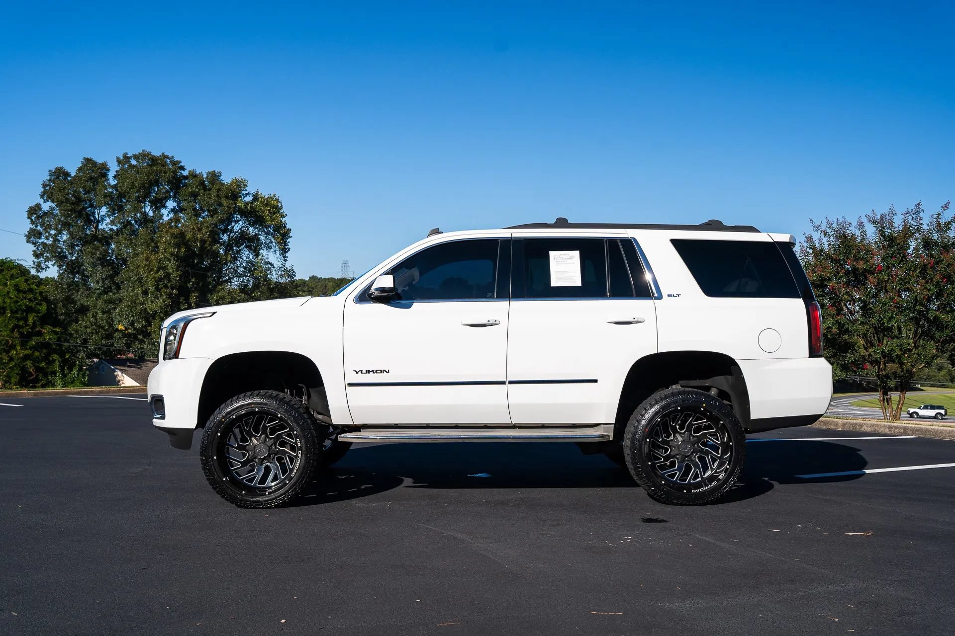 Used 2015 GMC Yukon SLT RWD image 4