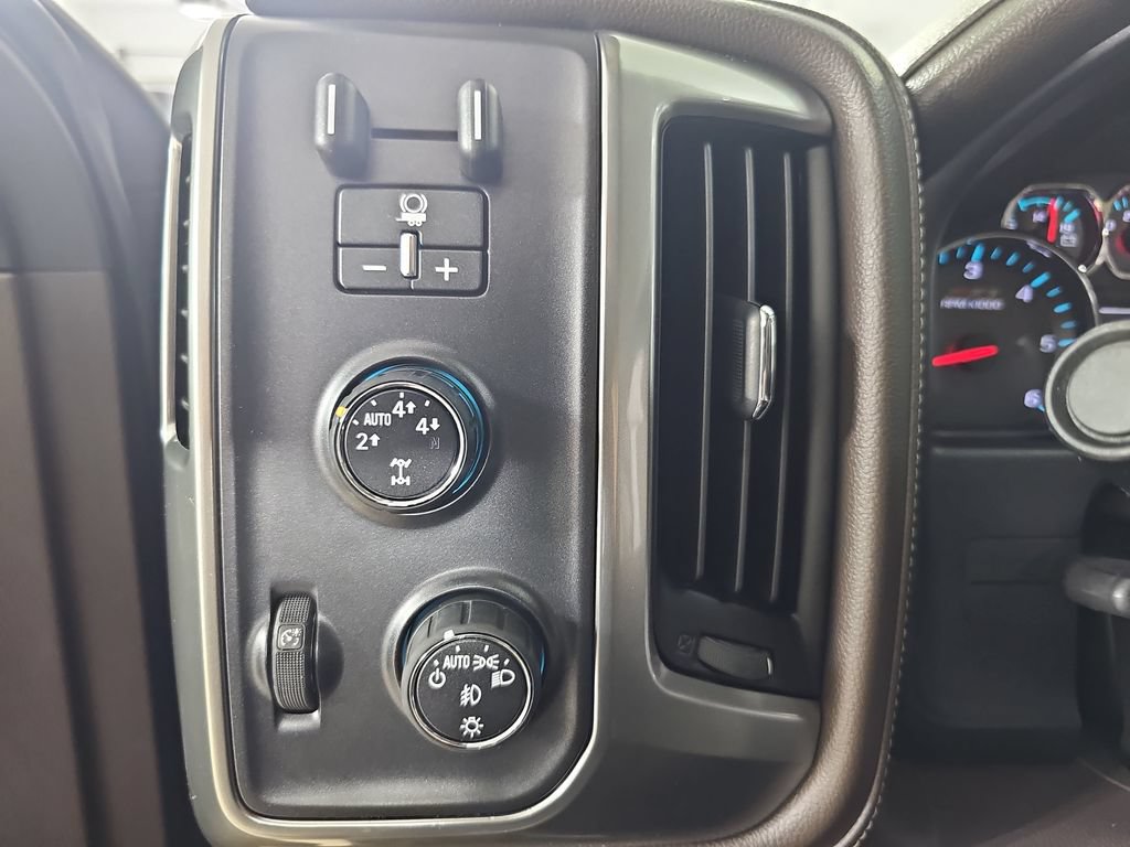 Used 2016 Chevrolet Silverado 1500 LTZ Z71 w/ LTZ Plus Package AWD/4WD image 30