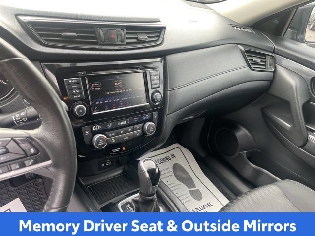 Used 2018 Nissan Rogue SV w/ Premium Package AWD/4WD image 23