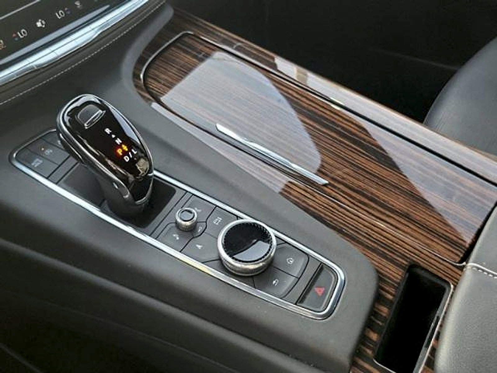 Used 2023 Cadillac Escalade ESV Premium Luxury w/ LPO, Floor Liner Package AWD/4WD image 30
