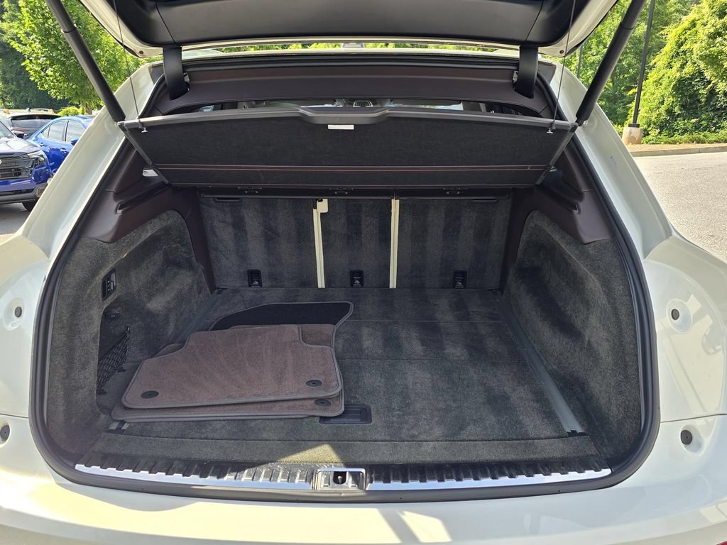 Used 2022 Bentley Bentayga AWD/4WD image 10