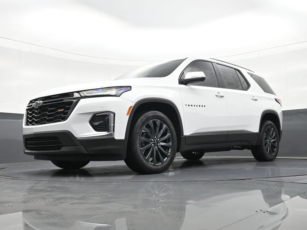 Used 2023 Chevrolet Traverse RS FWD image 24