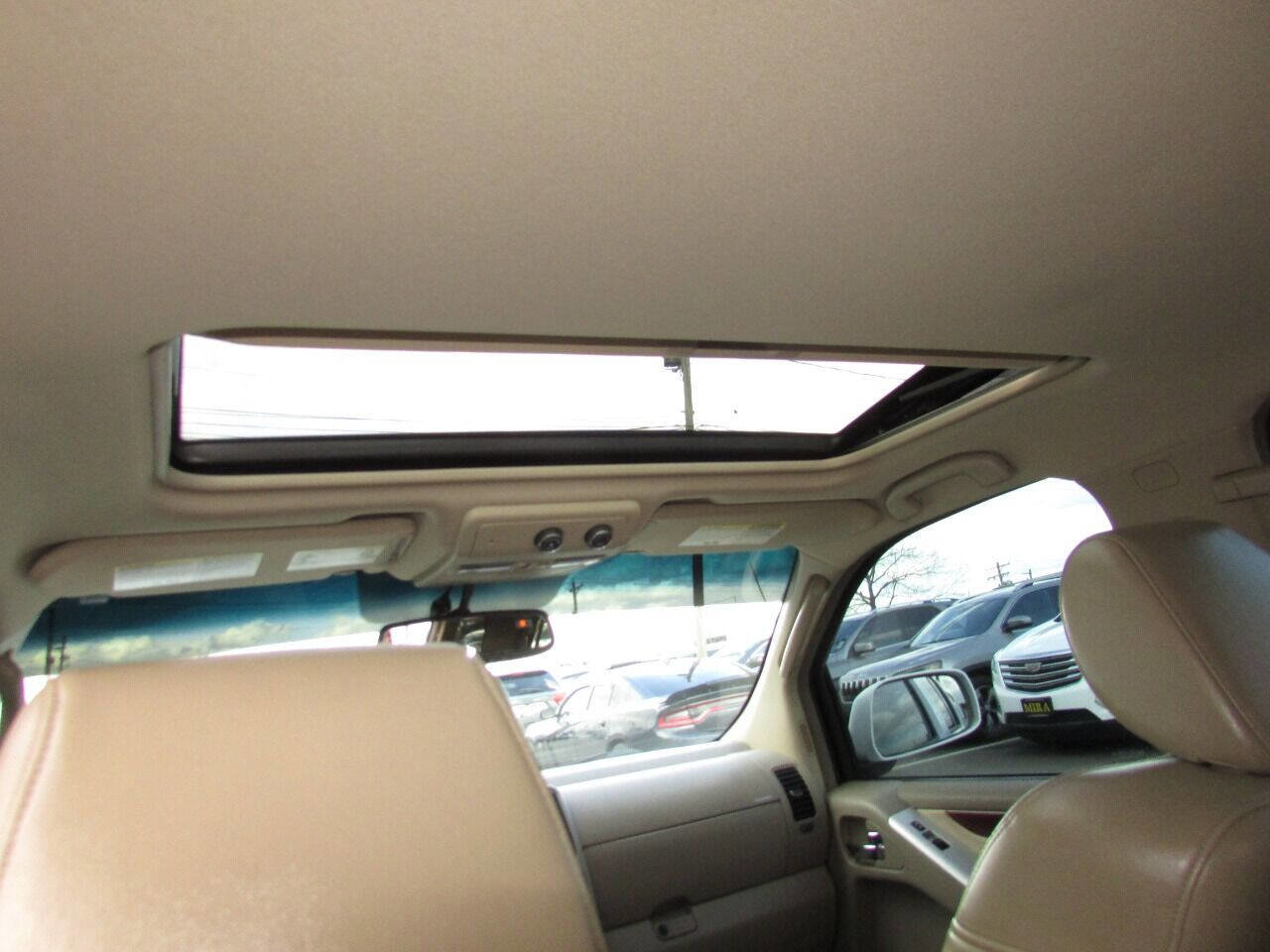 Used 2010 Nissan Pathfinder LE image 62