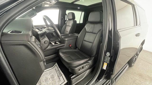 Used 2022 Chevrolet Suburban RST w/ Luxury Package image 33