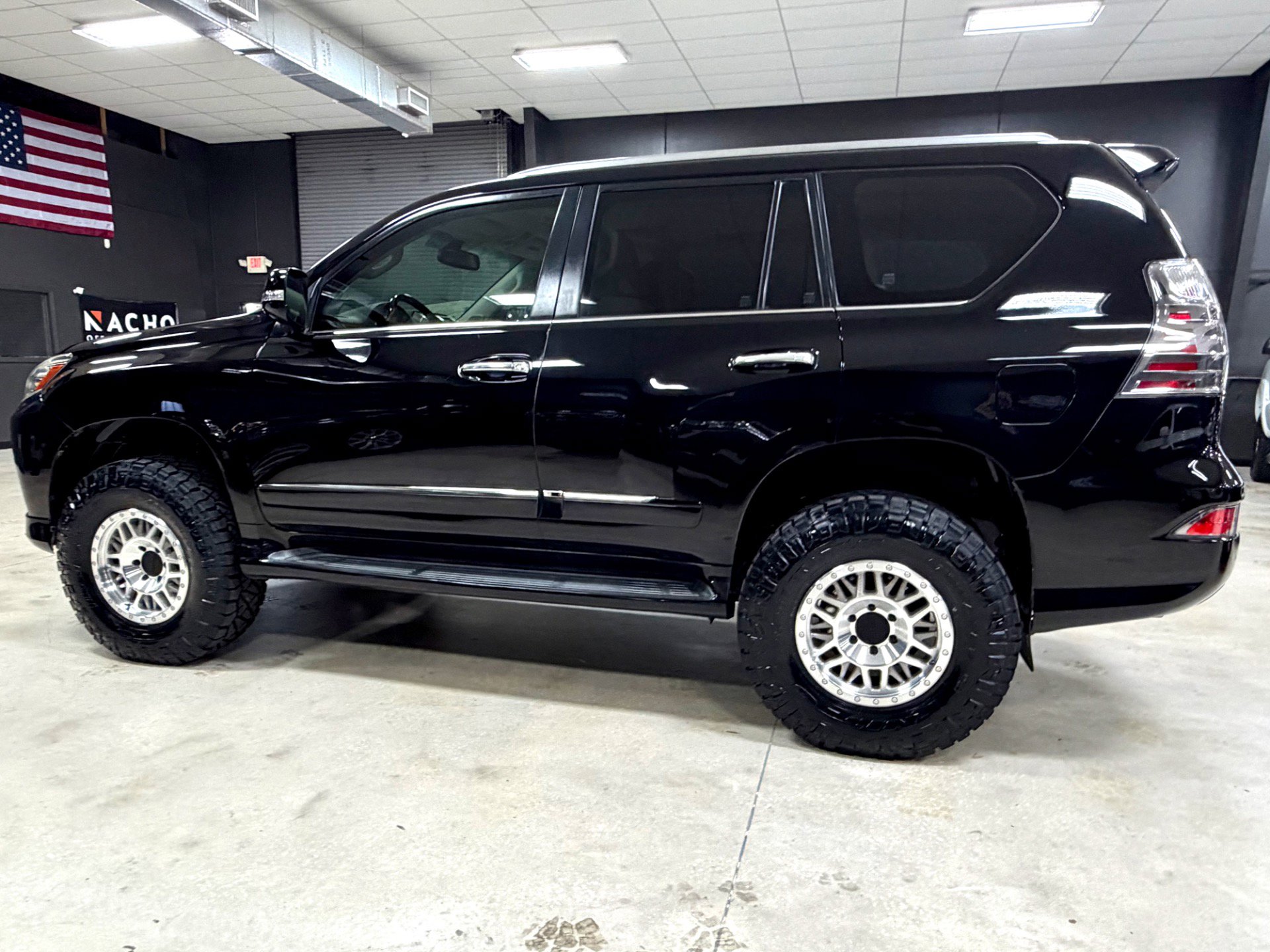 Used 2015 Lexus GX 460 w/ Premium Package AWD/4WD image 15