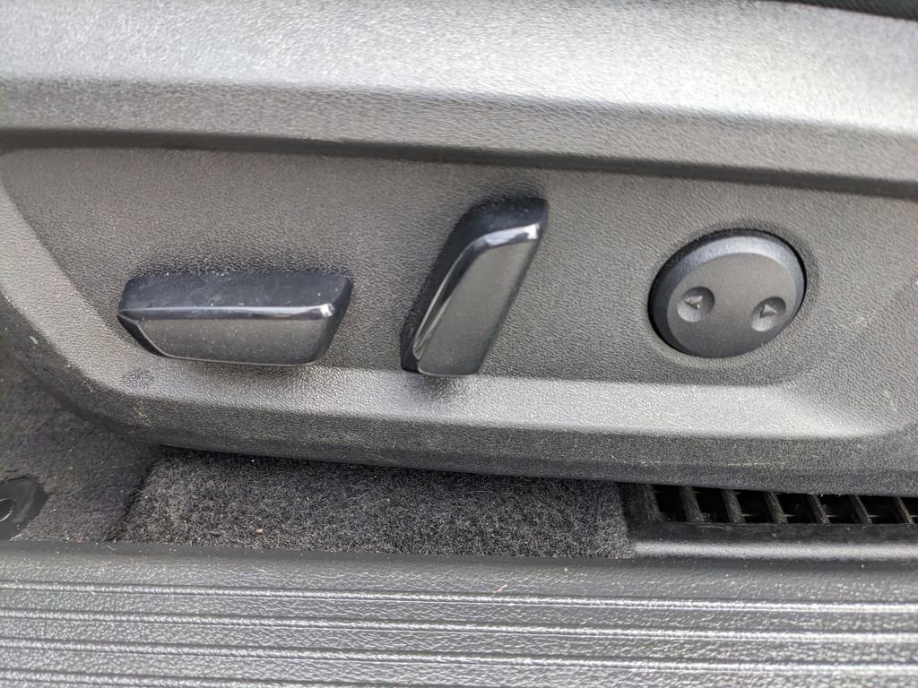 Used 2023 Nissan Rogue SV FWD image 47