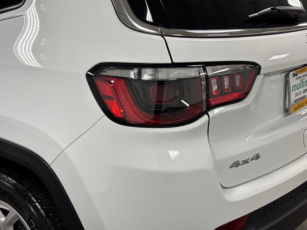 Used 2025 Jeep Compass Latitude image 15