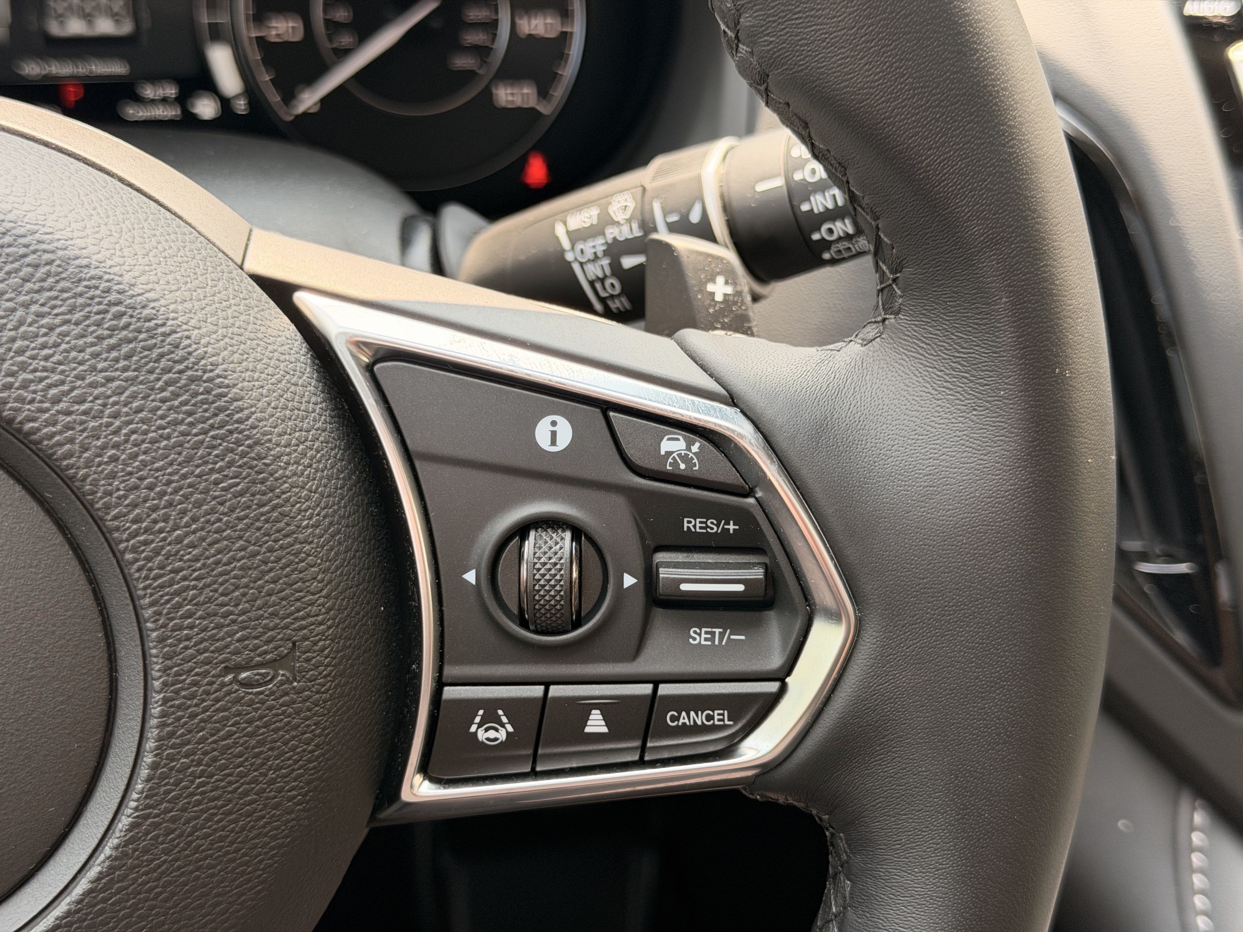 Used 2025 Acura RDX w/ Technology Package AWD/4WD image 26