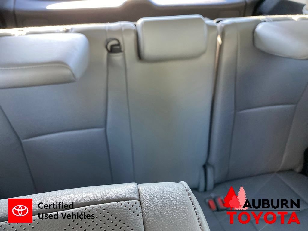 Certified 2021 Toyota Highlander Platinum AWD/4WD image 26
