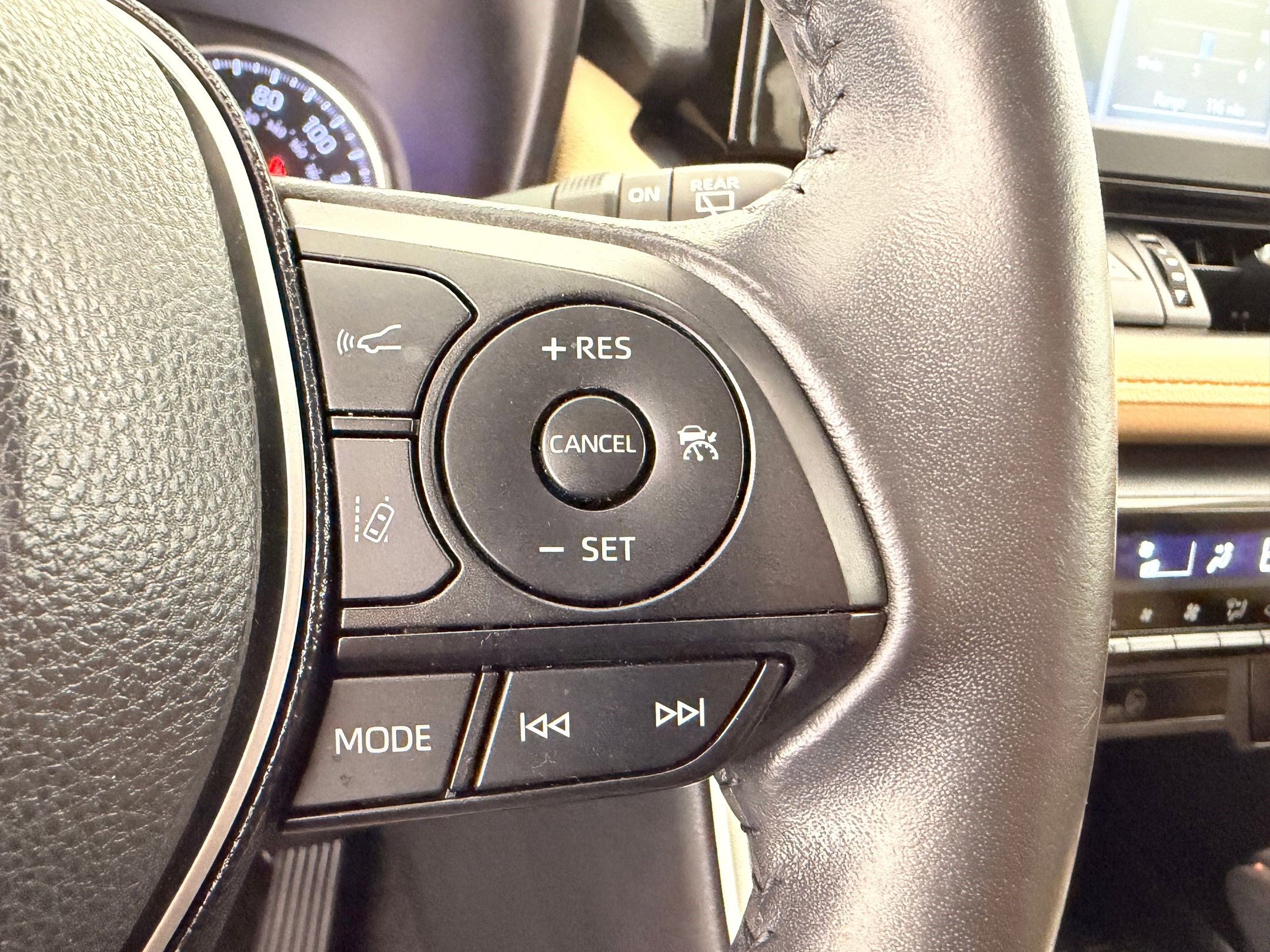 Used 2019 Toyota RAV4 XLE Premium image 27