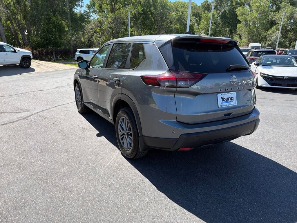 Used 2025 Nissan Rogue S AWD/4WD image 6