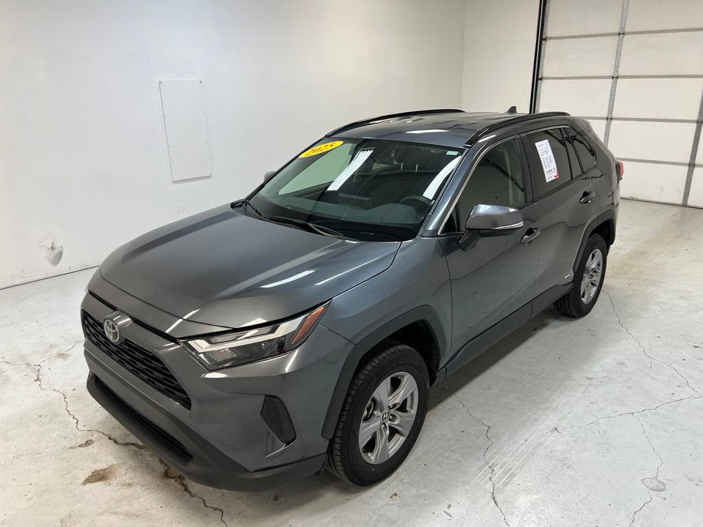 Used 2025 Toyota RAV4 LE AWD/4WD image 6