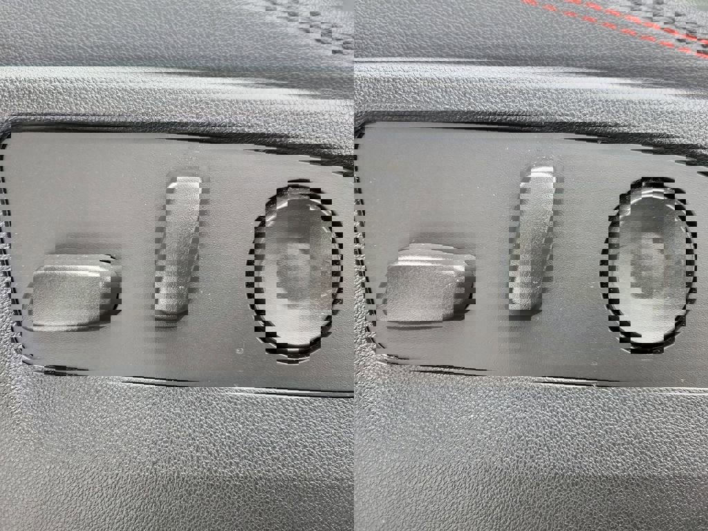 Used 2023 Chevrolet Colorado Z71 w/ Z71 Convenience Package 2 image 19