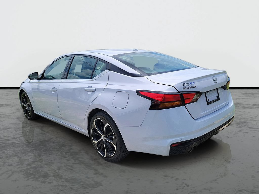 Used 2024 Nissan Altima 2.5 SR FWD image 3