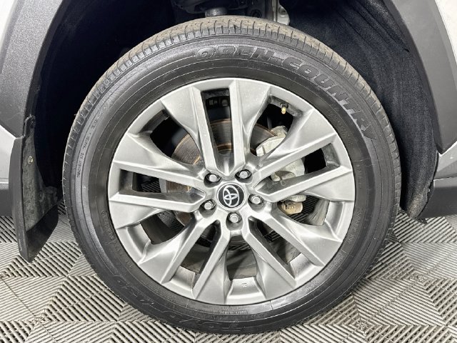 Used 2022 Toyota RAV4 Limited FWD image 29