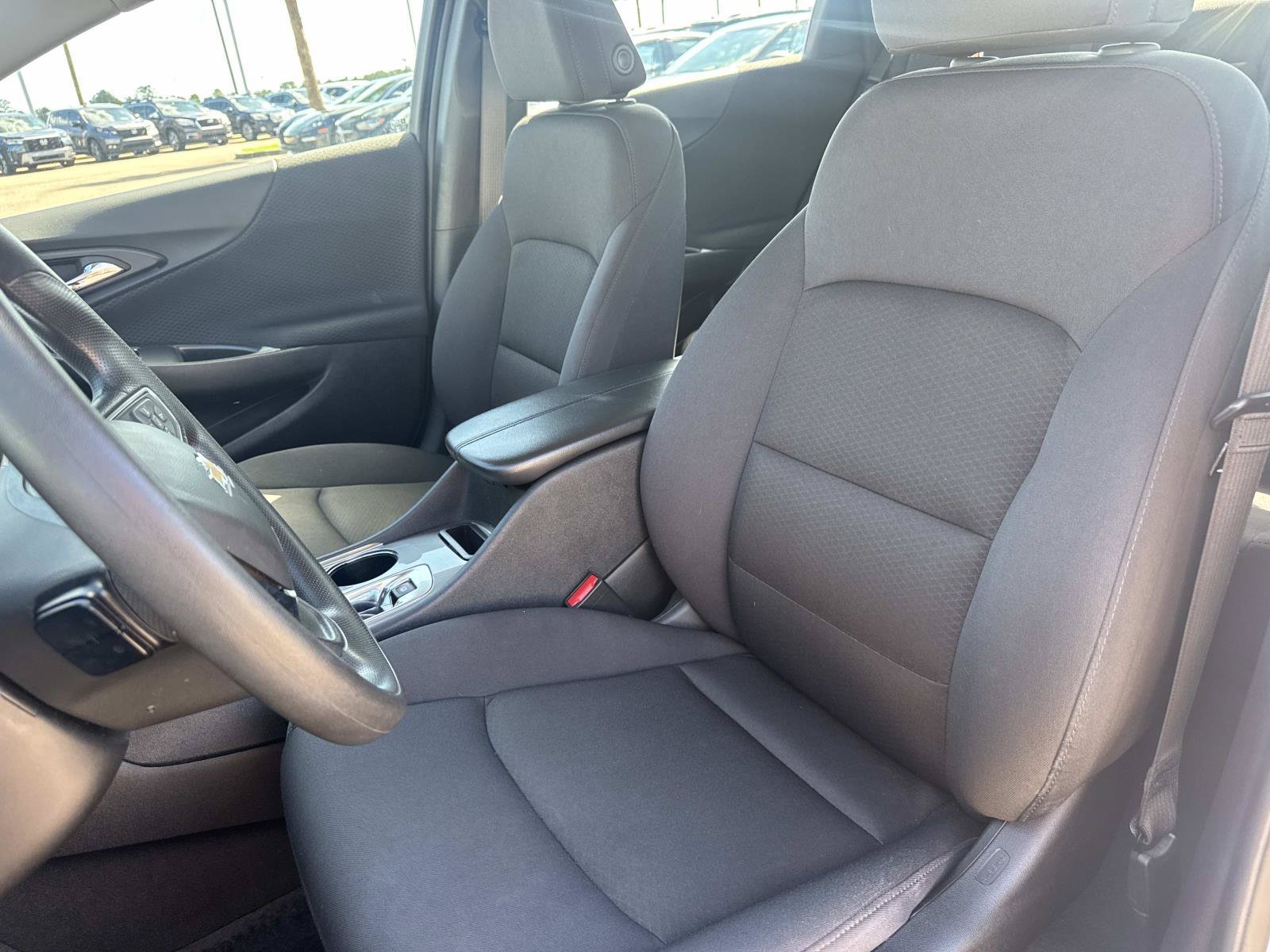 Used 2025 Chevrolet Malibu LT FWD image 16