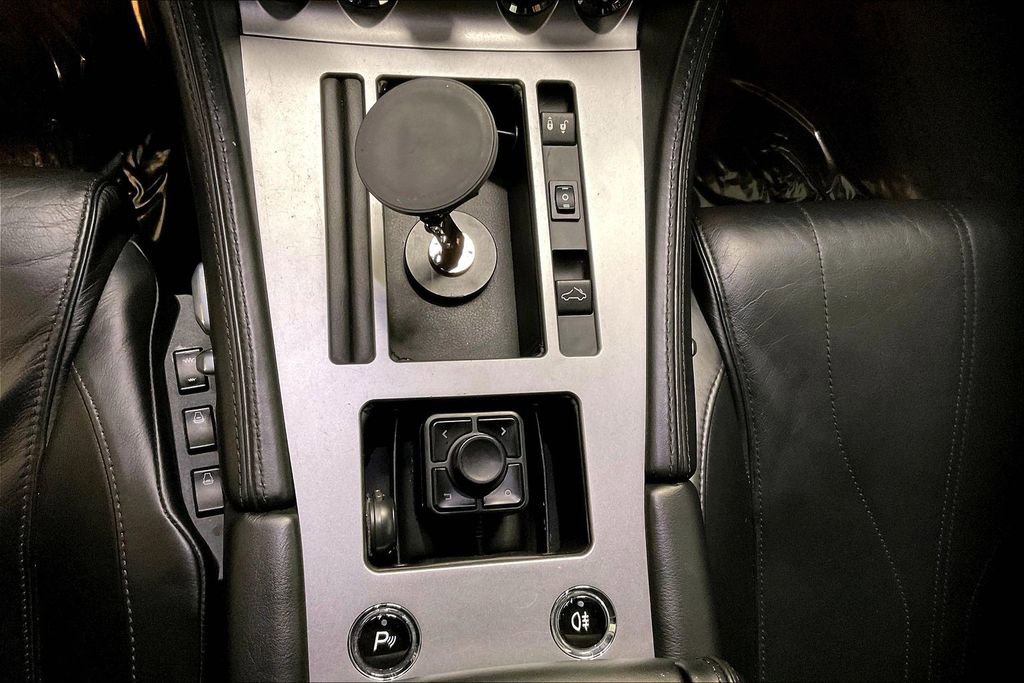 Used 2013 Aston Martin DB9 Volante image 12