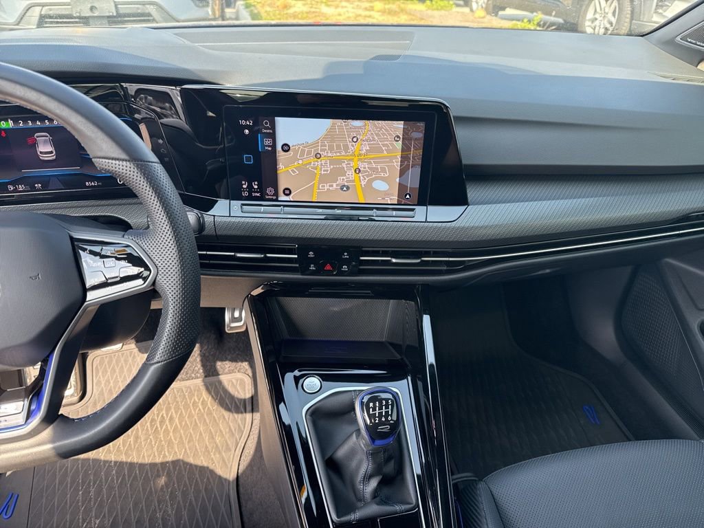 Used 2024 Volkswagen Golf R image 8