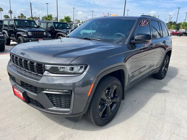 Used 2026 Jeep Grand Cherokee Limited w/ Limited Altitude Package RWD image 3