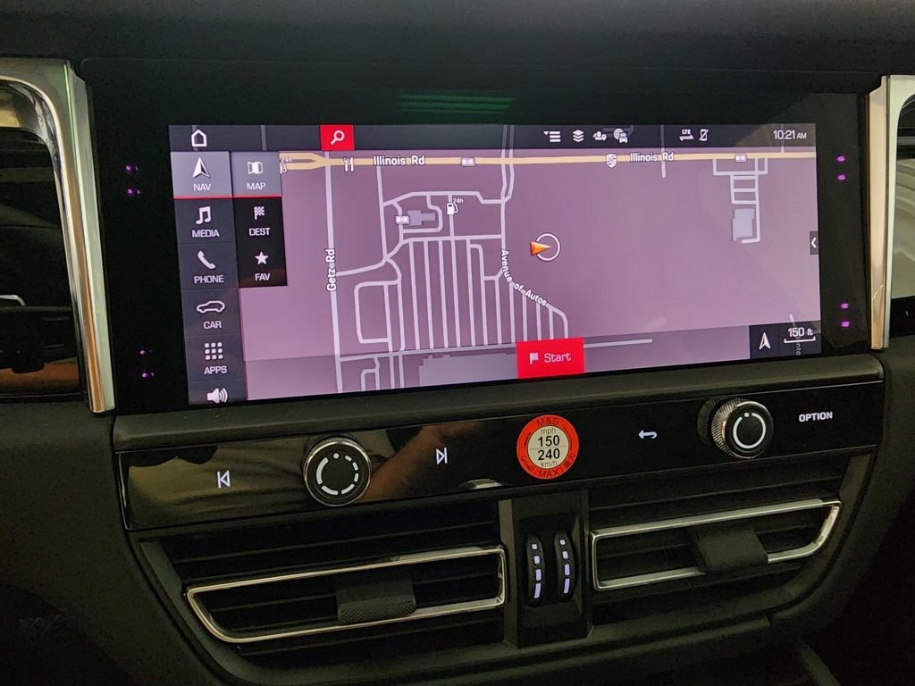 Certified 2025 Porsche Macan image 10