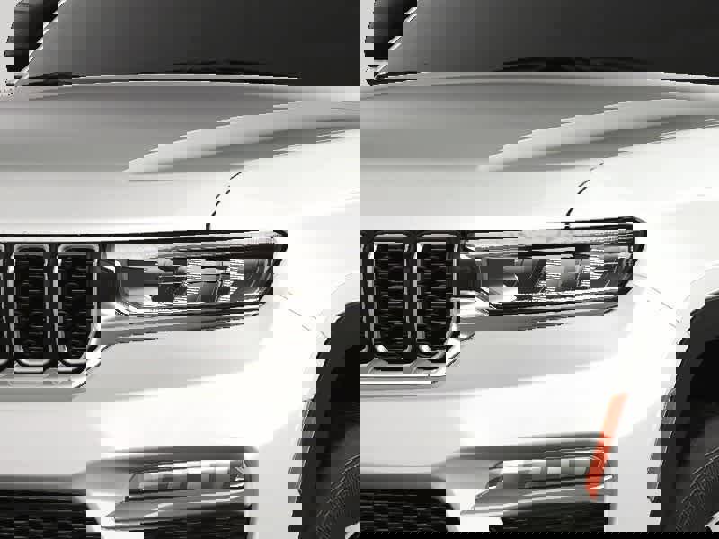 New 2025 Jeep Grand Cherokee Limited image 13