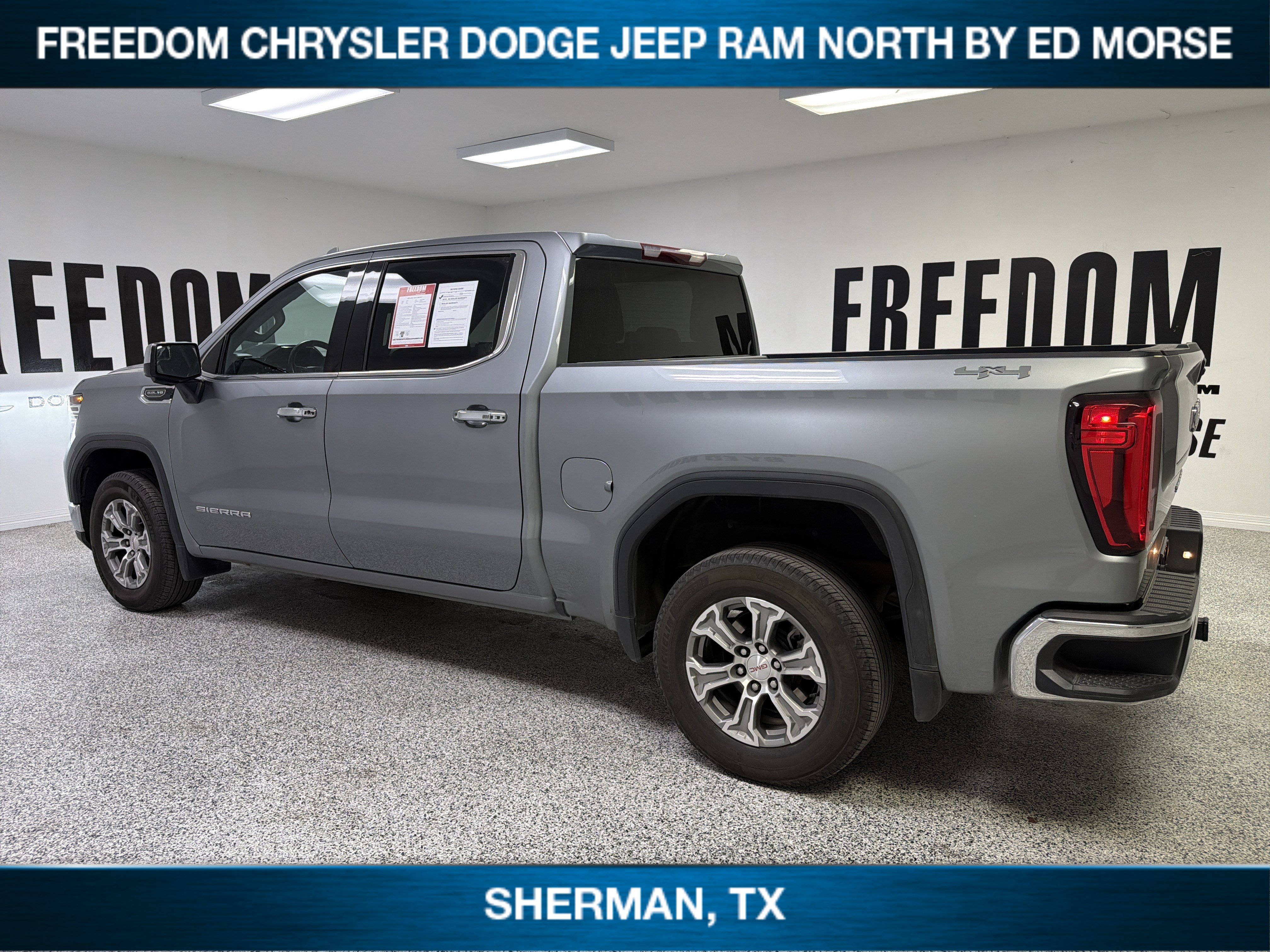 Used 2025 GMC Sierra 1500 SLT AWD/4WD image 6