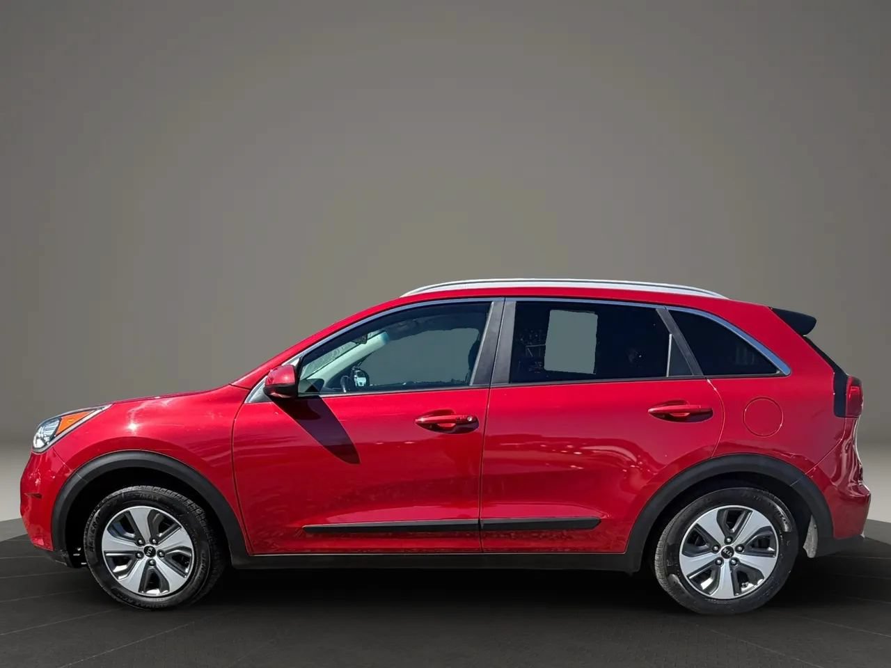 Used 2019 Kia Niro LX FWD image 8