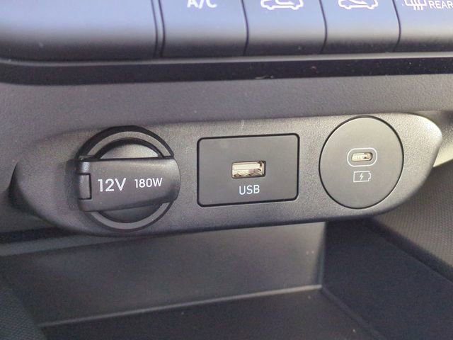 Certified 2025 Hyundai Elantra SE FWD image 20