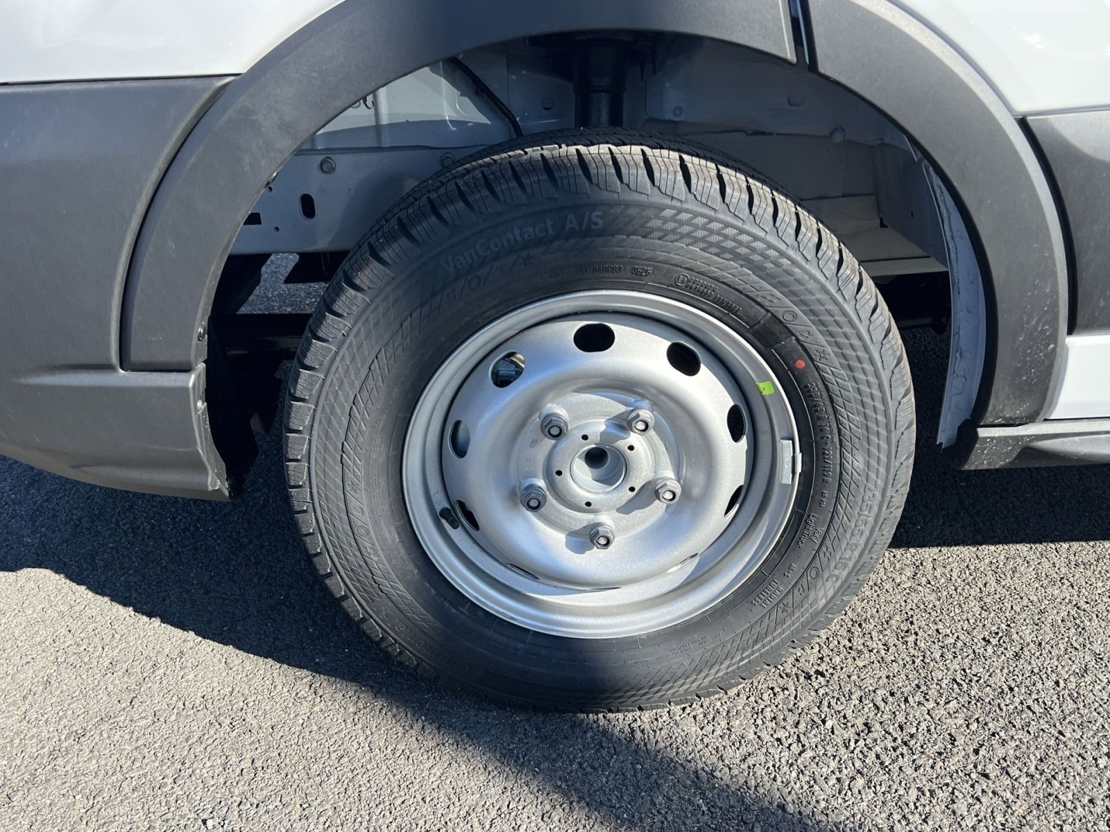 New 2026 Ford Transit 250 148 Medium Roof image 12