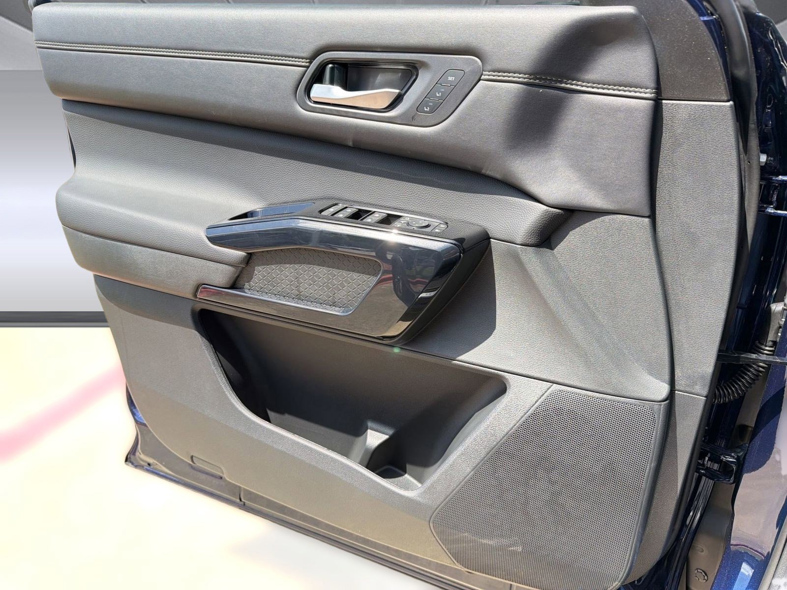 New 2026 Nissan Pathfinder Platinum image 22