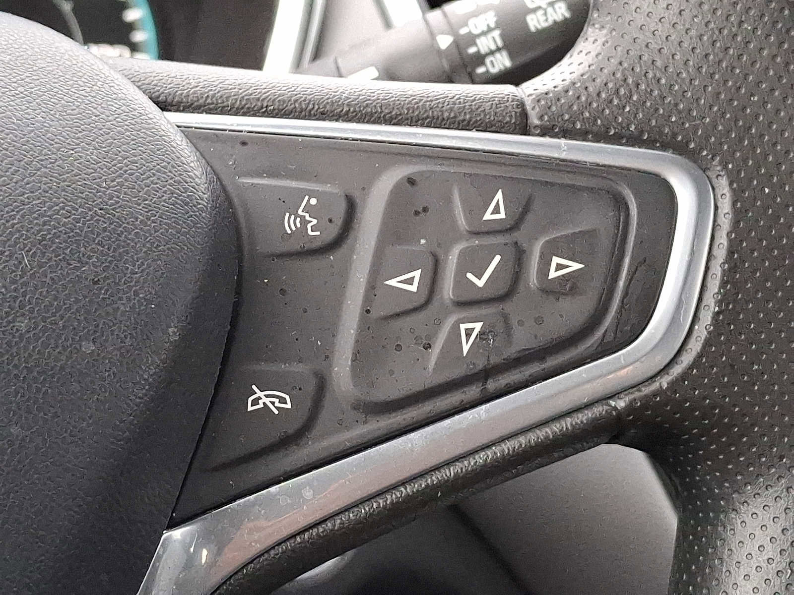 Used 2023 Chevrolet Equinox LS w/ Sport Edition image 20