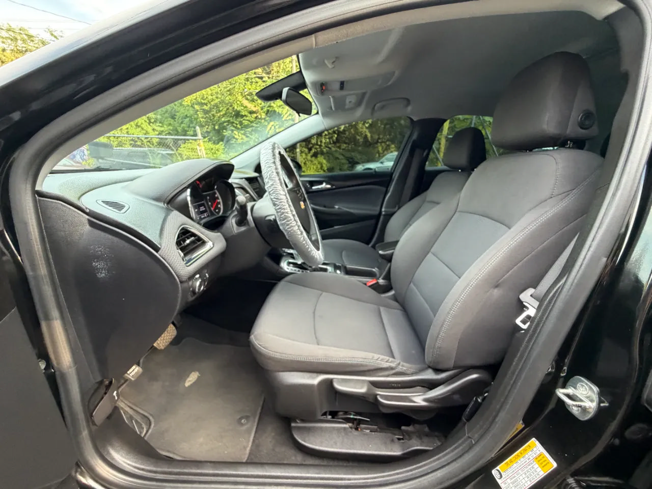 Used 2019 Chevrolet Cruze LT FWD image 20
