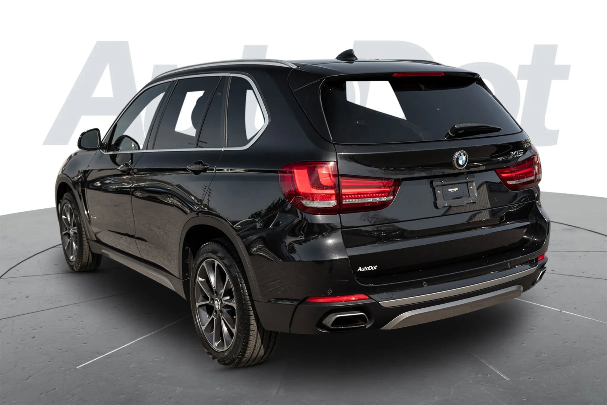 Used 2018 BMW X5 xDrive35i w/ M Sport Package image 2