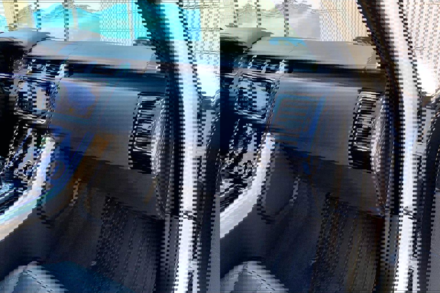 Used 2019 Land Rover Range Rover Sport Autobiography image 16