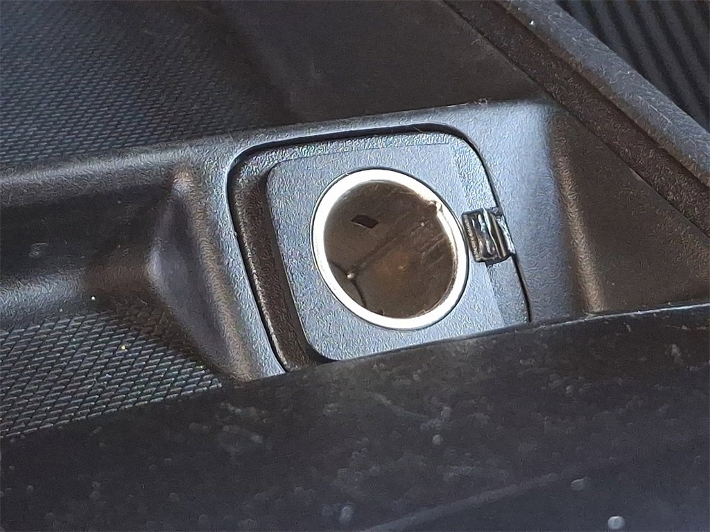 Used 2015 Ford Fusion SE w/ Equipment Group 202A image 23