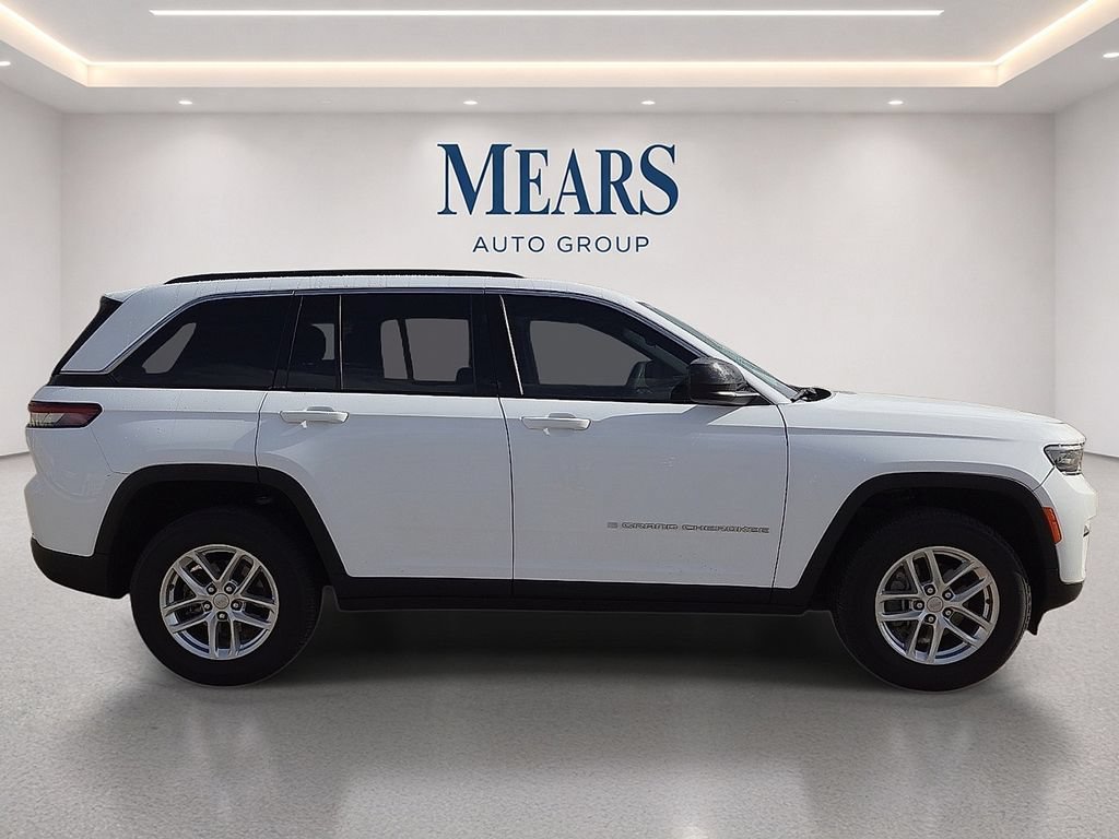 Used 2024 Jeep Grand Cherokee Laredo X w/ Trailer Tow Package AWD/4WD image 6