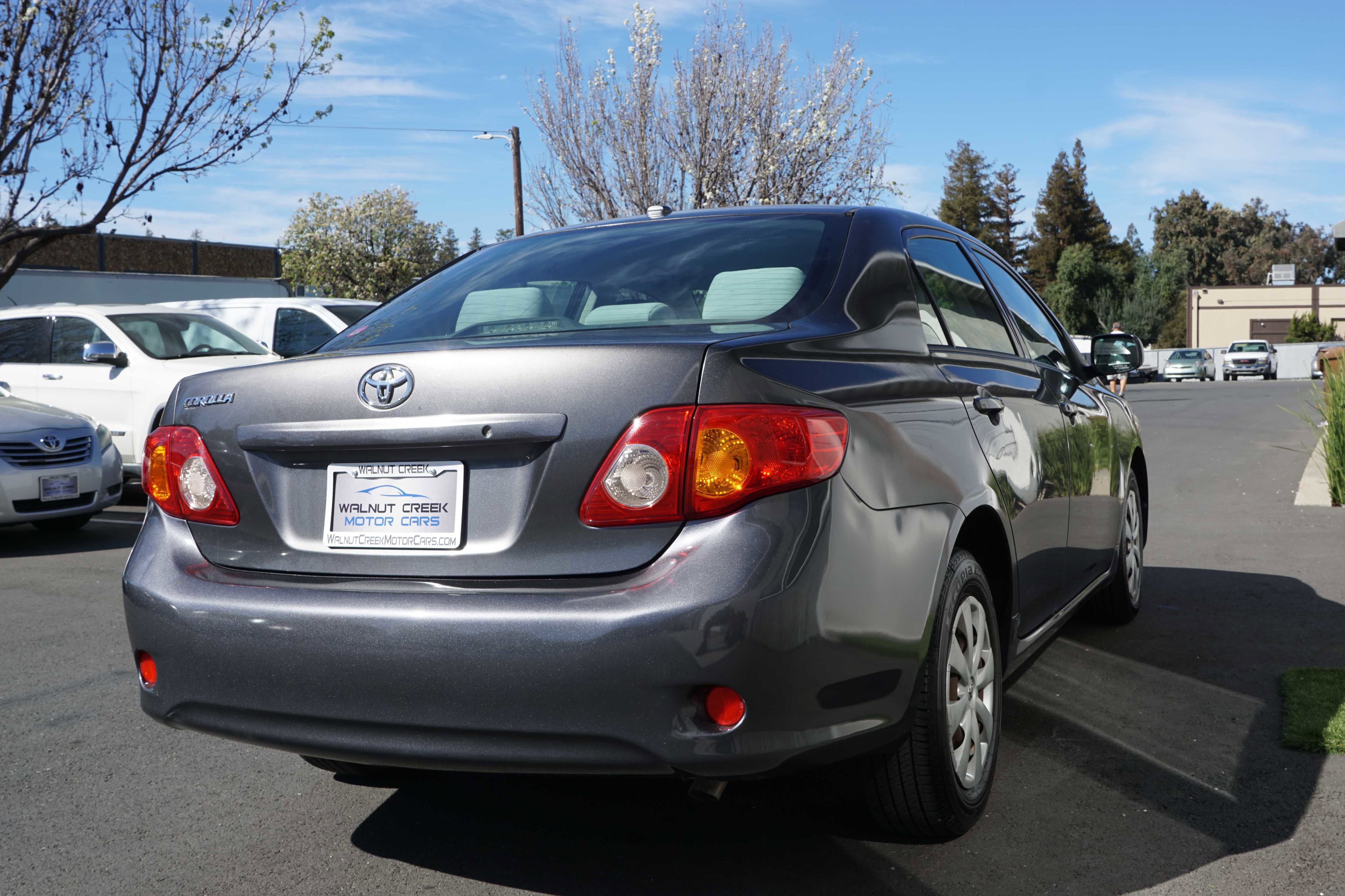 Used 2009 Toyota Corolla SEDAN 4D image 11