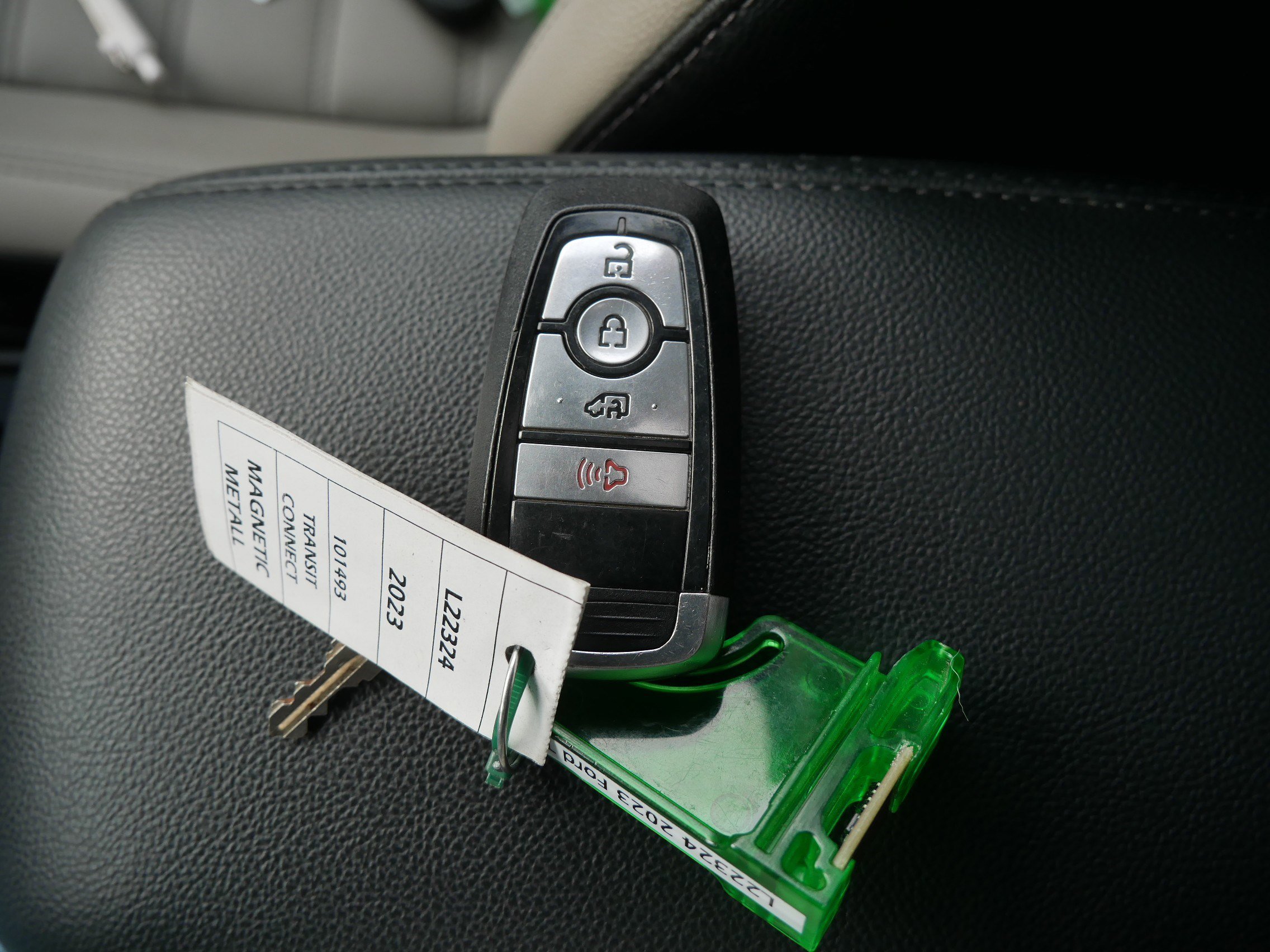 Used 2023 Ford Transit Connect Titanium w/ Trailer Tow Package image 31