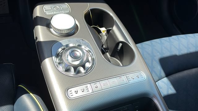 Used 2023 Genesis GV60 Performance AWD/4WD image 18