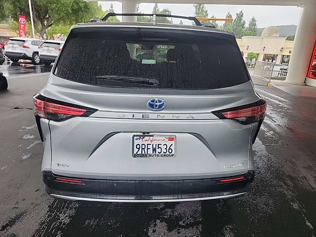 Used 2025 Toyota Sienna Platinum image 4