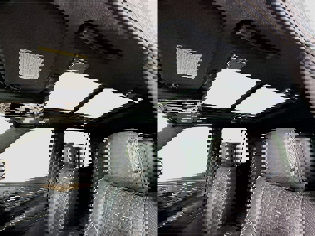 Used 2021 Cadillac Escalade Sport Platinum w/ LPO, ONYX Package image 17