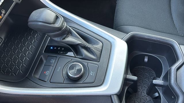 Used 2025 Toyota RAV4 LE AWD/4WD image 23