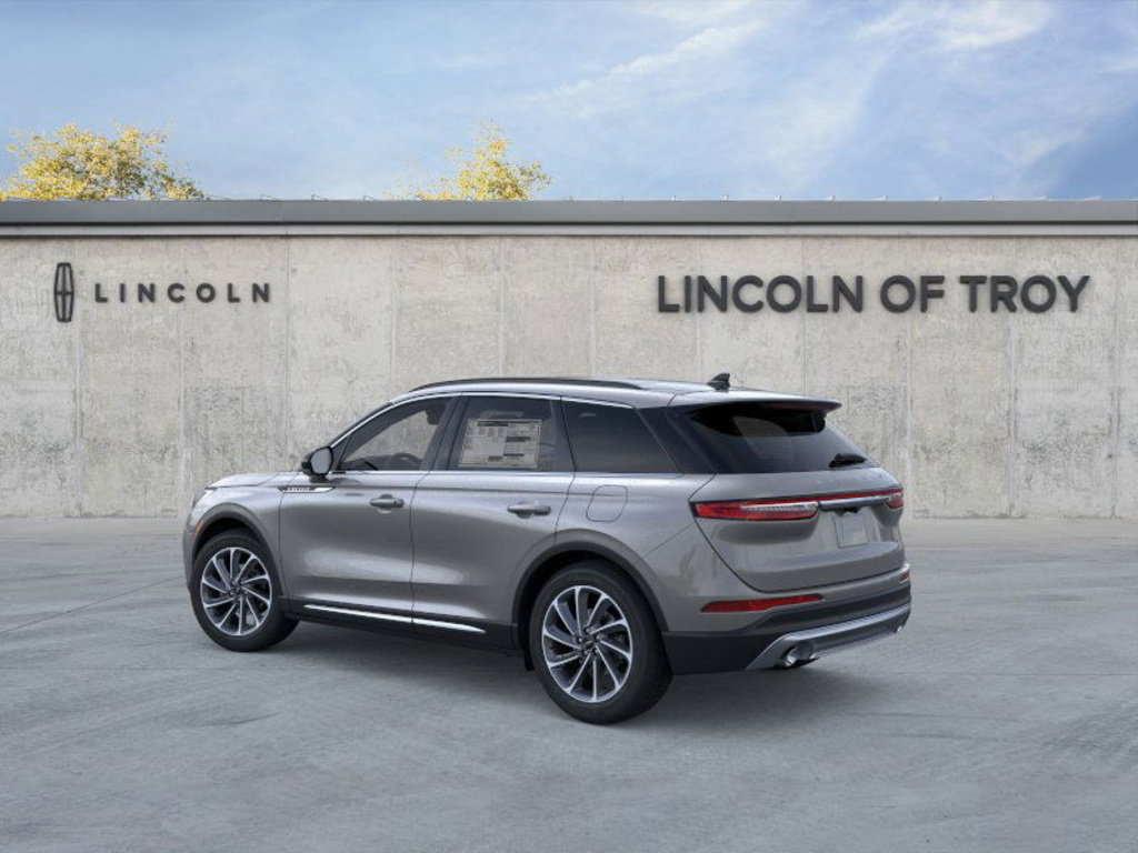 New 2025 Lincoln Corsair AWD w/ Equipment Group 101A image 4